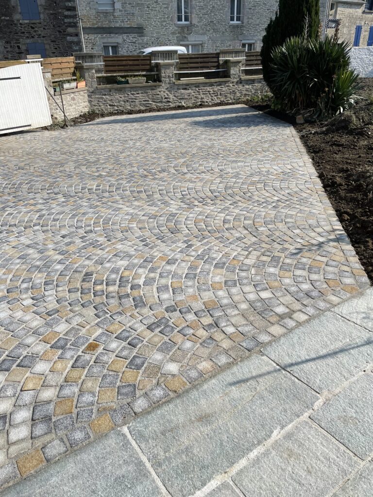 Bouteloup Tp Enrobe St Briac BOUTELOUP TP Enrobe St Briac Pave Queue De Paon 768x1024 1